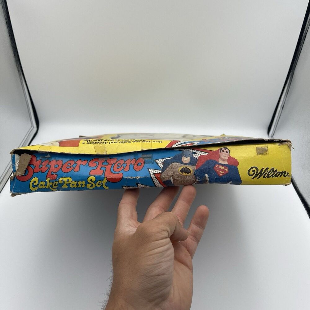 Wilton Batman Superman Super Hero Cake Pan Set Vintage 1977 With Box - Complete - Picture 9 of 16